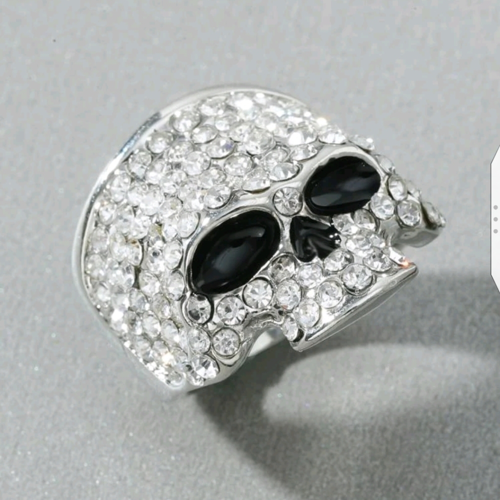 🆕💀RHINESTONE SKULL RING 💀